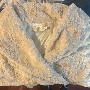 Eliza J Cream Faux Fur Cape